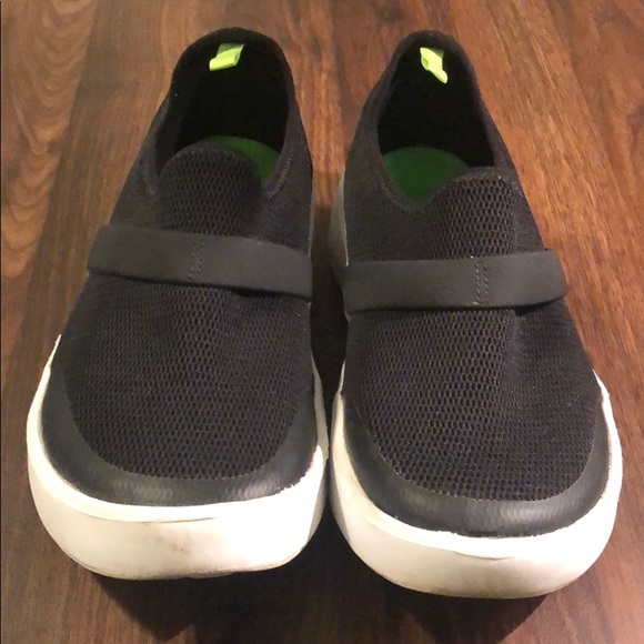 Oofos - Picture 1 of 4